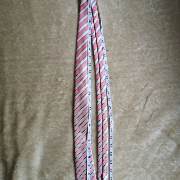 Le Château Stripe Salmon Pink men's tie - Picture 4 of 9